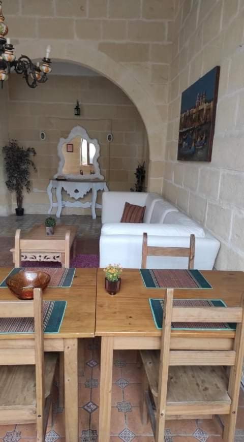 Farmhouse Tal Kaptan Kerċem Exteriör bild